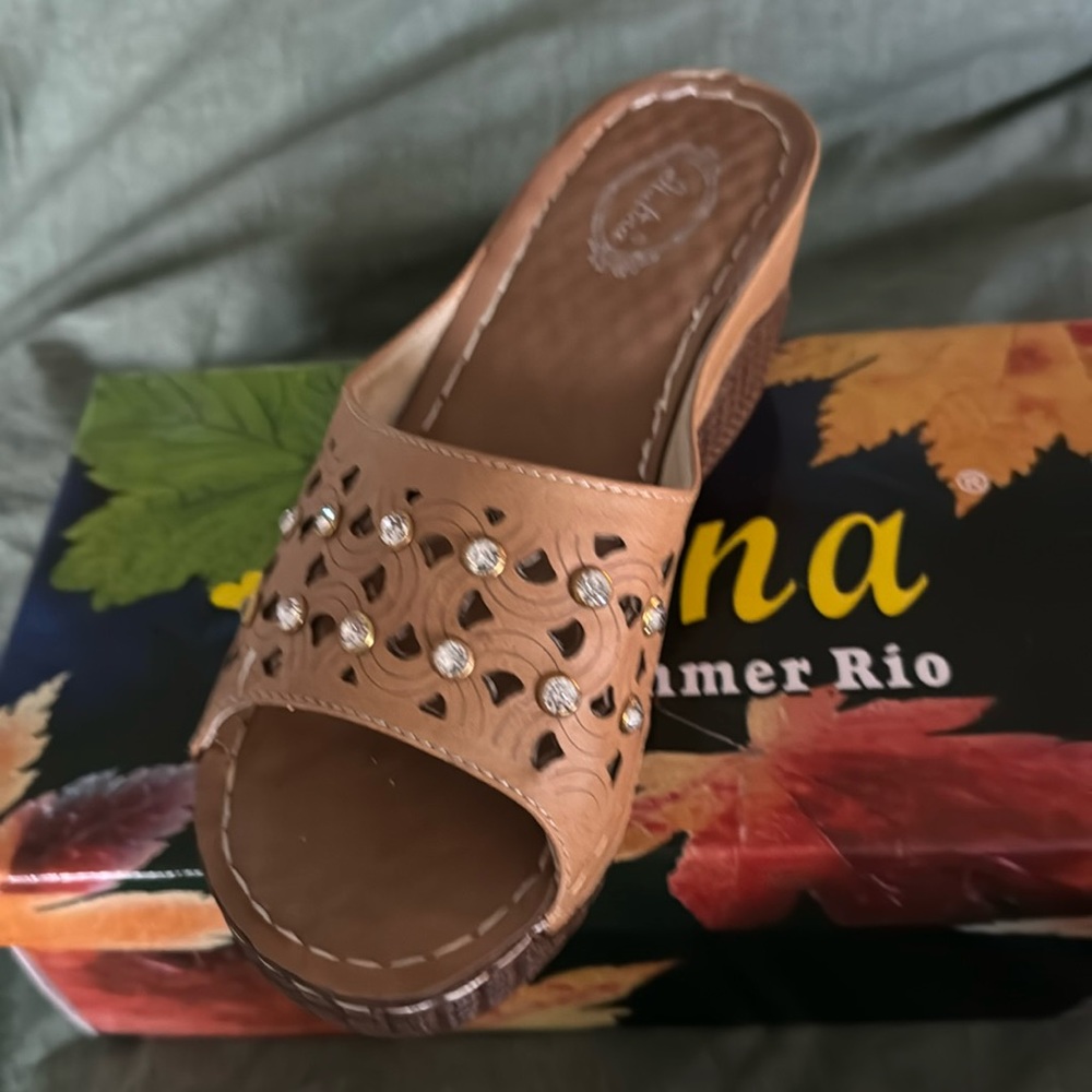 Italina ladies sandal.
